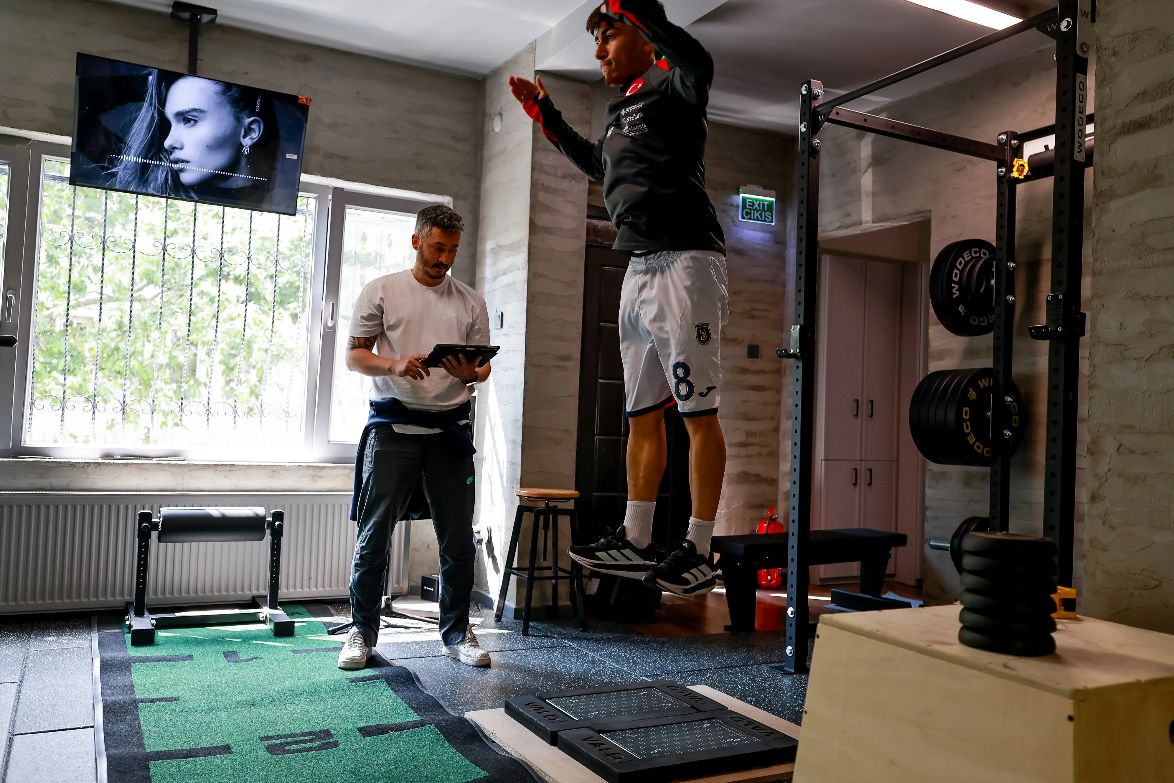Cihat Arslan Athletic Performance Center antrenman alanı — kuvvet ve kondisyon salonu